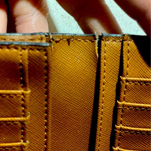 Brown leather Michael Kors Wallet - Picture 3 of 3